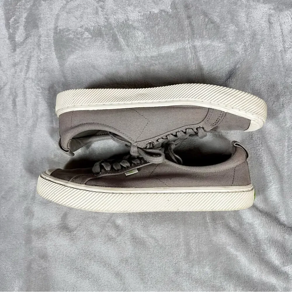 Cariuma OCA Low Canvas Sneakers Mystic Grey Men 8.5/Women's 10 Sustainable